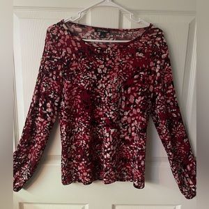 ROZ&ALI Red Black Abstract design Blouse, Button Sleeves Size XS